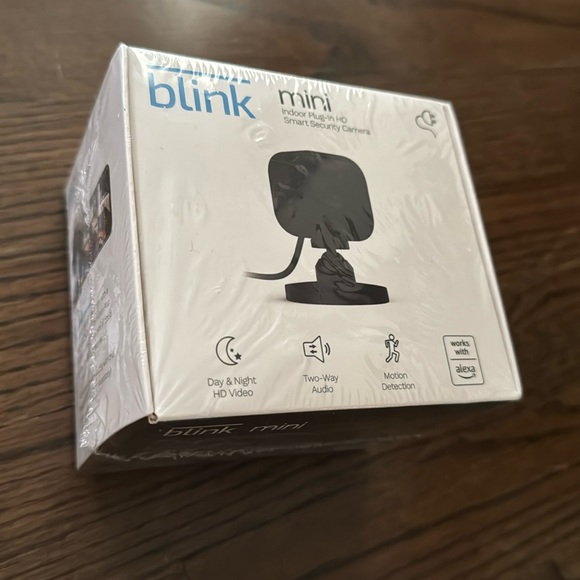 New Blink Mini – Compact indoor plug-in smart security camera - Picture 5 of 5
